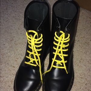 Dr. Martens, size 8 with cleaning kit!!
